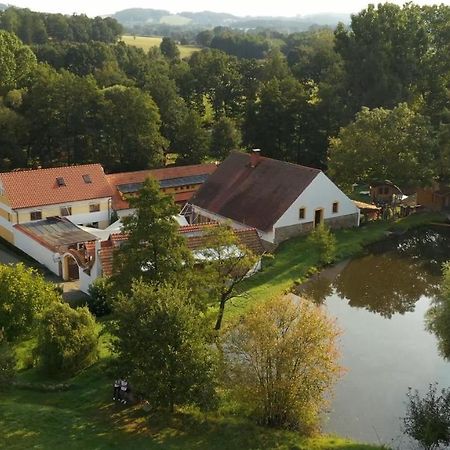 Strnadovsky Mlyn Hotel Jesenice  Luaran gambar