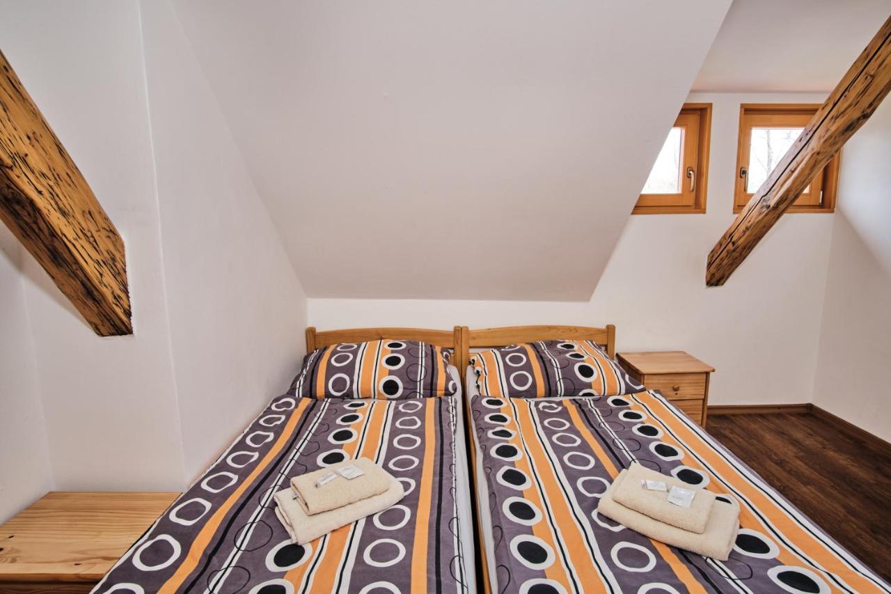 Strnadovsky Mlyn Hotel Jesenice  Luaran gambar