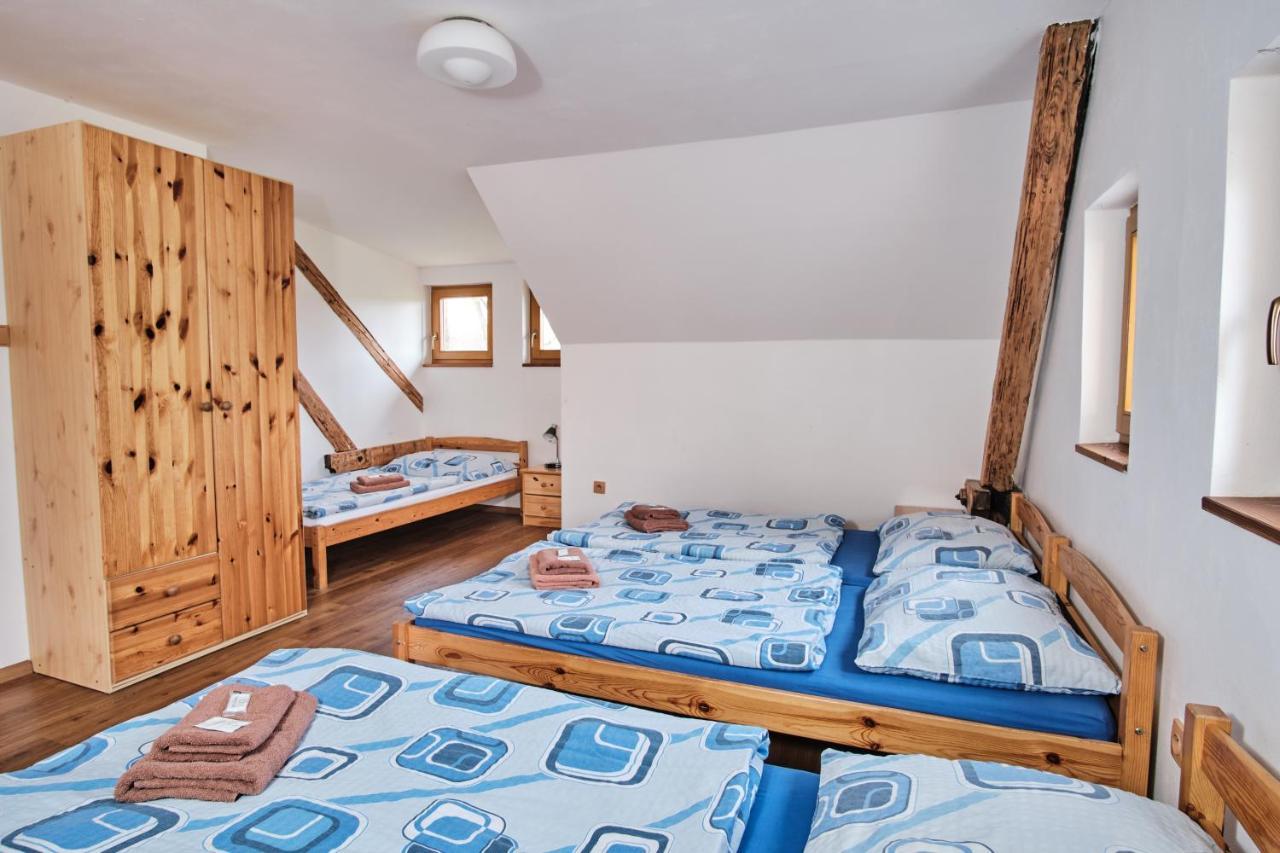 Strnadovsky Mlyn Hotel Jesenice  Luaran gambar