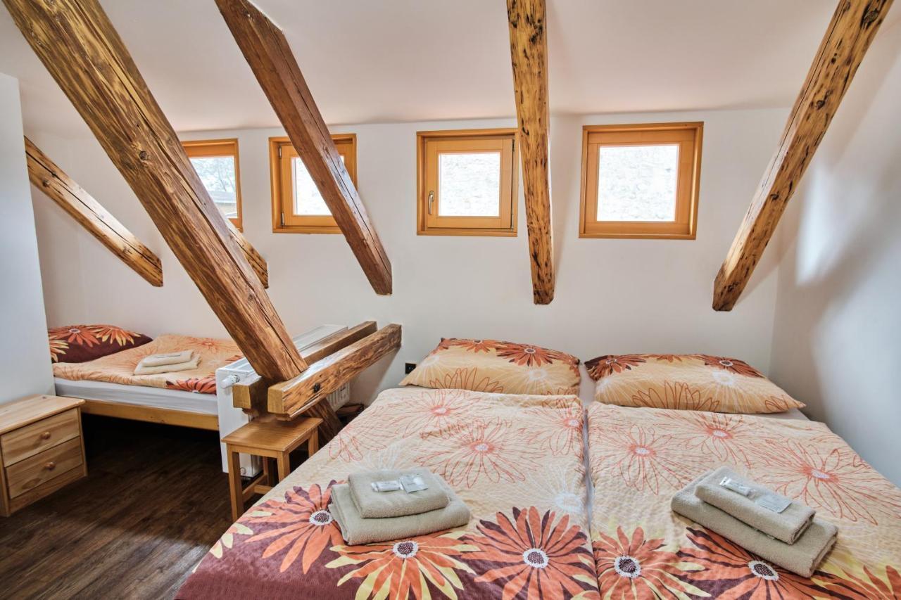 Strnadovsky Mlyn Hotel Jesenice  Luaran gambar
