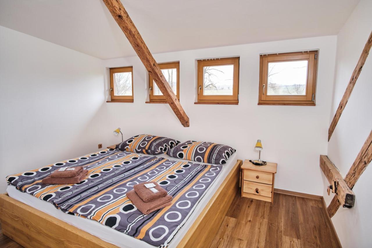 Strnadovsky Mlyn Hotel Jesenice  Luaran gambar