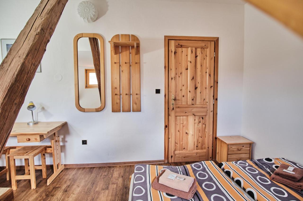 Strnadovsky Mlyn Hotel Jesenice  Luaran gambar
