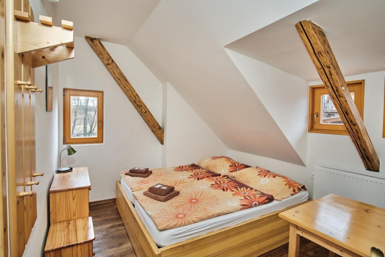 Strnadovsky Mlyn Hotel Jesenice  Luaran gambar