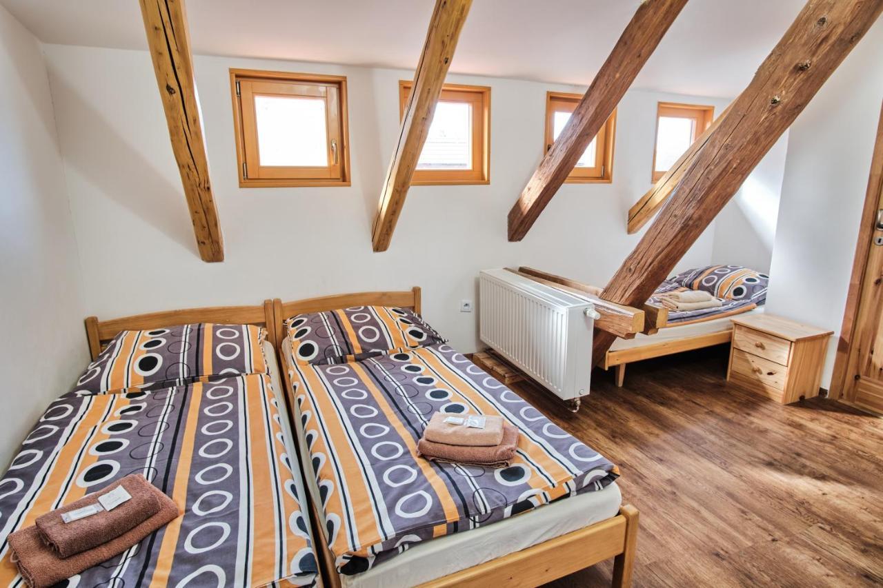 Strnadovsky Mlyn Hotel Jesenice  Luaran gambar