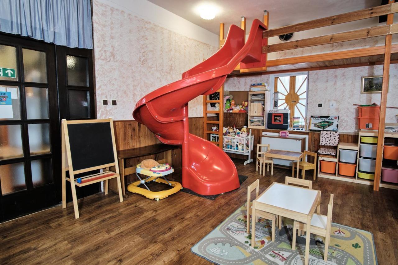 Strnadovsky Mlyn Hotel Jesenice  Luaran gambar