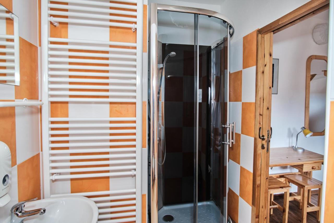 Strnadovsky Mlyn Hotel Jesenice  Luaran gambar