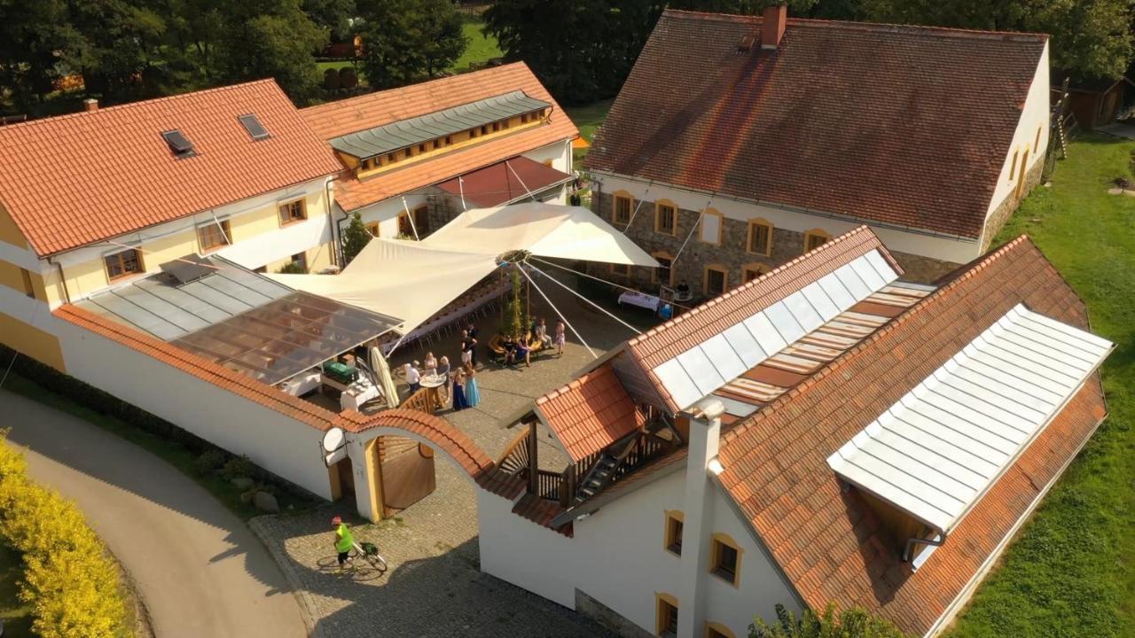 Strnadovsky Mlyn Hotel Jesenice  Luaran gambar